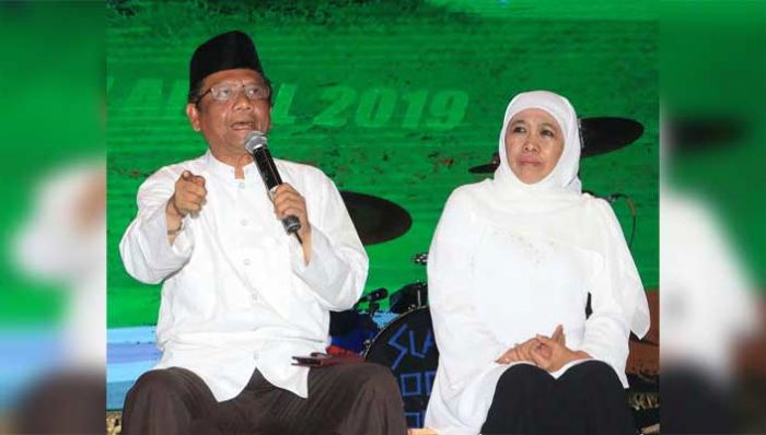 Jelang Final Piala Presiden, Khofifah Ingatkan Bonek dan Aremania agar Guyub Rukun Jelang Final Piala Presiden, Khofifah Ingatkan Bonek dan Aremania agar Guyub Rukun