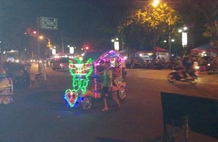 Satpol PP Kota Mojokerto Kaji Penataan PKL Malam Mojopahit Satpol PP Kota Mojokerto Kaji Penataan PKL Malam Mojopahit