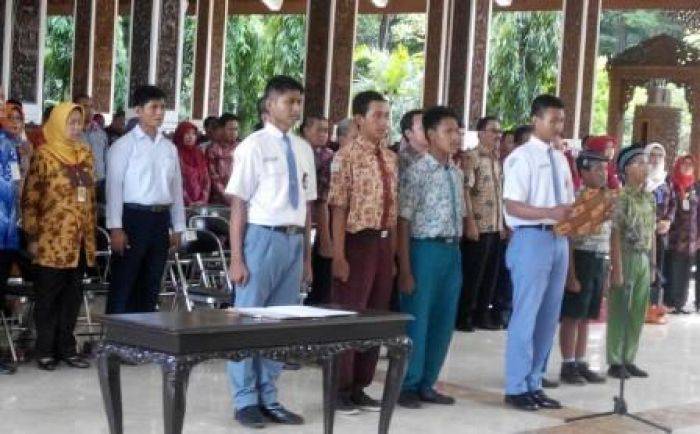 Rayakan Kelulusan UN SMA, Diknas Sidoarjo Larang Siswa Konvoi Rayakan Kelulusan UN SMA, Diknas Sidoarjo Larang Siswa Konvoi