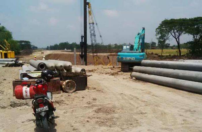 Banyak Tambang Ilegal Ditutup, Pembangunan Jalan Tol Ngawi Lamban Banyak Tambang Ilegal Ditutup, Pembangunan Jalan Tol Ngawi Lamban