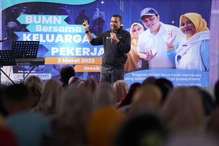 Erick Thohir Tingkatkan Kesejahteraan Keluarga Pekerja BUMN di Gresik Melalui PNM Mekaar Erick Thohir Tingkatkan Kesejahteraan Keluarga Pekerja BUMN di Gresik Melalui PNM Mekaar
