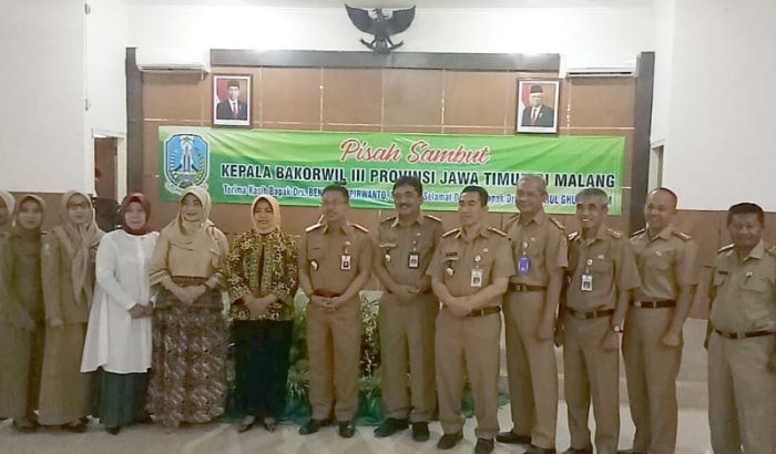 Pisah Sambut Kabakorwil III, Beny Dapat Kenang-kenangan Cincin dari Staf Pisah Sambut Kabakorwil III, Beny Dapat Kenang-kenangan Cincin dari Staf