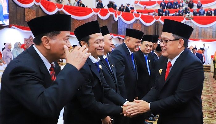 120 Anggota DPRD Jatim 2024-2029 Dilantik, Pj Gubernur Adhy Ingatkan Fungsi Utama Wakil Rakyat 120 Anggota DPRD Jatim 2024-2029 Dilantik, Pj Gubernur Adhy Ingatkan Fungsi Utama Wakil Rakyat