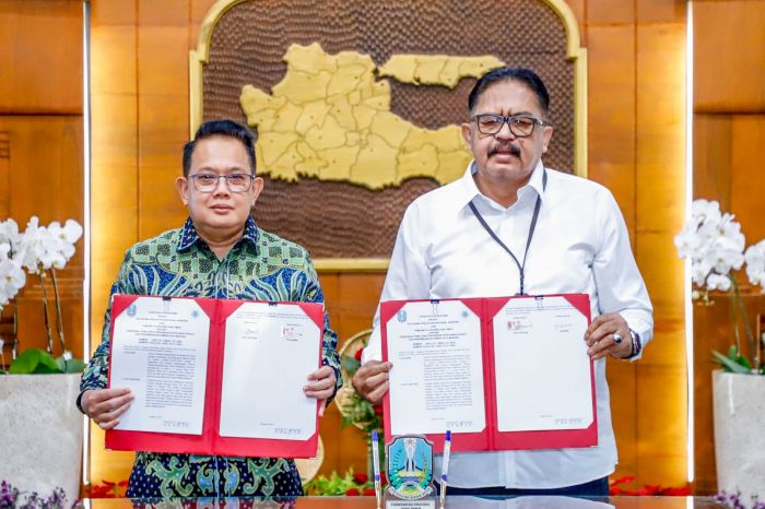 Optimalkan Pembangunan Kesejahteran Sosial, Pemprov Jatim Teken MoU dengan Poltek Kessos Optimalkan Pembangunan Kesejahteran Sosial, Pemprov Jatim Teken MoU dengan Poltek Kessos