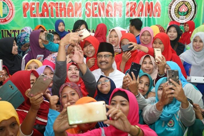 Buka Pelatihan Senam IG, GI Minta Guru TK dan PAUD Ajarkan Hidup Sehat Buka Pelatihan Senam IG, GI Minta Guru TK dan PAUD Ajarkan Hidup Sehat