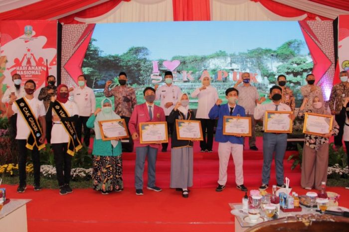 Program Jatim Cerdas Terwujud, Ini Prestasi Pendidikan Jawa Timur di Tengah Covid-19 Program Jatim Cerdas Terwujud, Ini Prestasi Pendidikan Jawa Timur di Tengah Covid-19