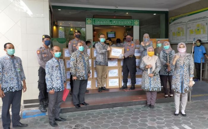 Bhayangkari Kota Sidoarjo Peduli Tim Medis Covid-19 Bhayangkari Kota Sidoarjo Peduli Tim Medis Covid-19