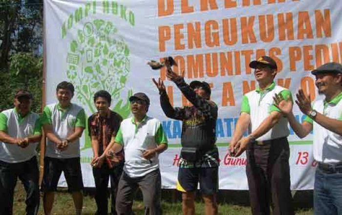 Bupati Trenggalek Kukuhkan Komunitas Peduli Hutan Kota Bupati Trenggalek Kukuhkan Komunitas Peduli Hutan Kota