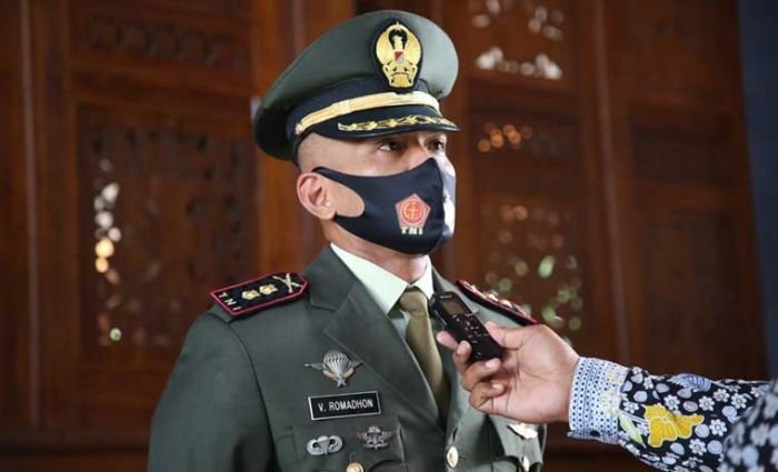 Hari TNI ke-75, Dandim Tuban Ajak Masyarakat Bersatu Redam Penyebaran Covid-19 Hari TNI ke-75, Dandim Tuban Ajak Masyarakat Bersatu Redam Penyebaran Covid-19