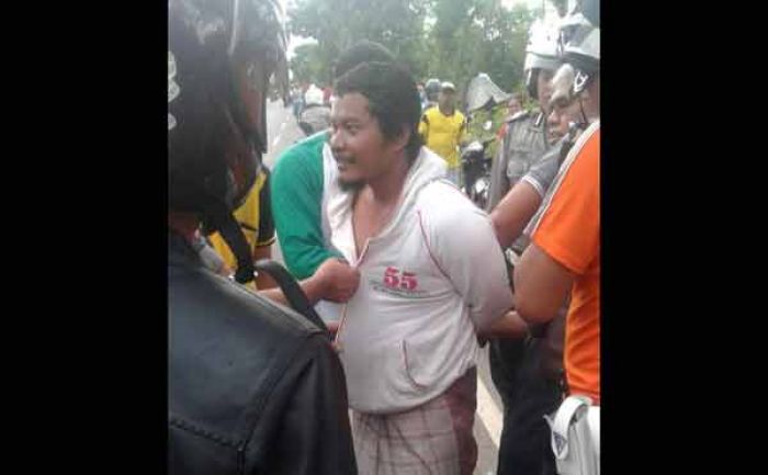1 Pelaku Terduga Teroris yang Dikabarkan Masih Hidup Ternyata Biasa Mangkal di Masjid Agung Tuban 1 Pelaku Terduga Teroris yang Dikabarkan Masih Hidup Ternyata Biasa Mangkal di Masjid Agung Tuban