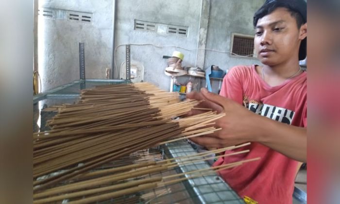 Jelang Imlek, Produsen Dupa di Jombang Kebanjiran Order Jelang Imlek, Produsen Dupa di Jombang Kebanjiran Order