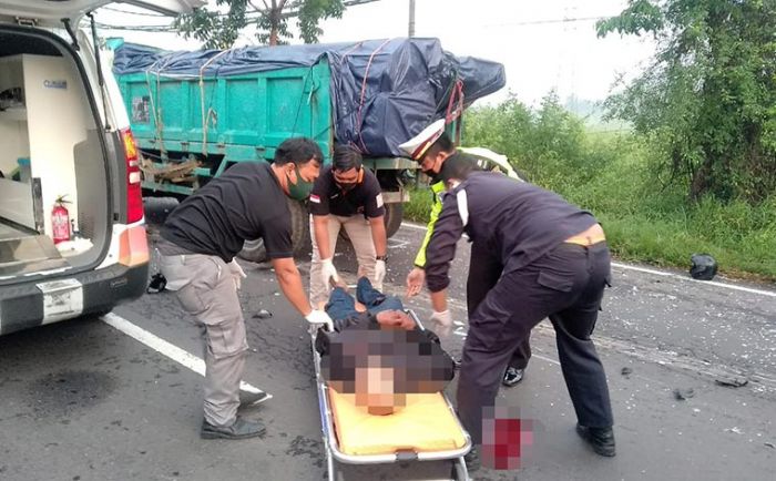 Kecelakaan Kembali Terjadi di Jalur Tengkorak Balongbendo, Truk Tabrak 2 Motor Kecelakaan Kembali Terjadi di Jalur Tengkorak Balongbendo, Truk Tabrak 2 Motor