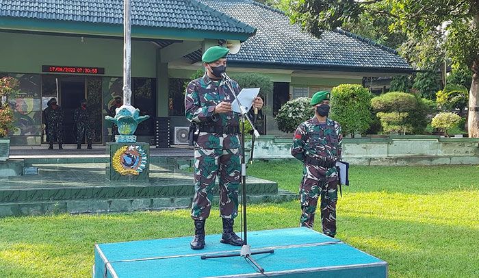 Jadi Inspektur Upacara Bulanan, Dandim 0826/Pamekasan Sampaikan Amanat dari KSAD Jadi Inspektur Upacara Bulanan, Dandim 0826/Pamekasan Sampaikan Amanat dari KSAD