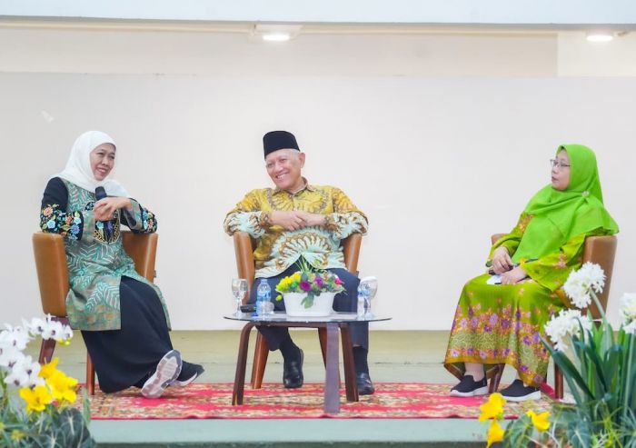 Bedah Buku KH Hasyim Asyari: Pemersatu Umat Islam Indonesia, Khofifah: Dahysat Secara Substansi Bedah Buku KH Hasyim Asyari: Pemersatu Umat Islam Indonesia, Khofifah: Dahysat Secara Substansi