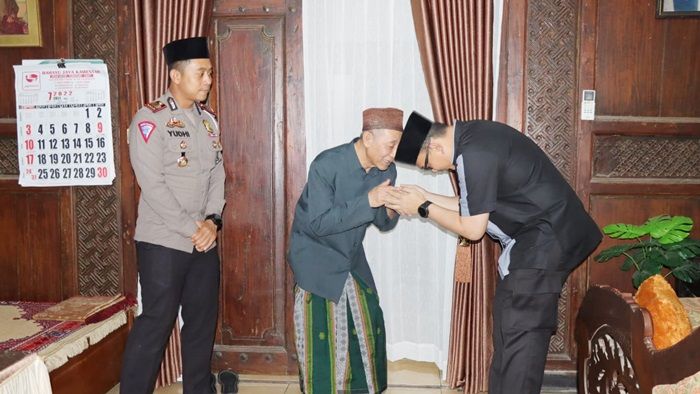 Akhiri Masa Jabatan, Kapolres Pasuruan Pamit ke Sejumlah Tokoh Agama Akhiri Masa Jabatan, Kapolres Pasuruan Pamit ke Sejumlah Tokoh Agama