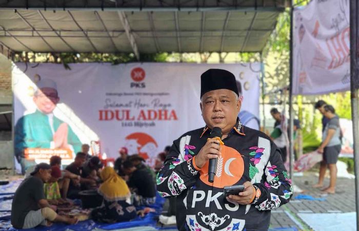 PKS Jatim Bagikan Ratusan Ribu Paket Daging PKS Jatim Bagikan Ratusan Ribu Paket Daging