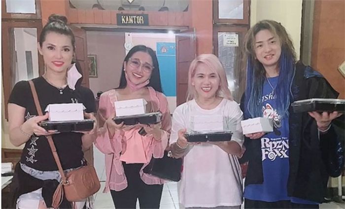 Adakan Baksos di Bali, Miyabi: Banyak Pelajaran Berharga yang Saya Dapatkan dari Sedekah Adakan Baksos di Bali, Miyabi: Banyak Pelajaran Berharga yang Saya Dapatkan dari Sedekah