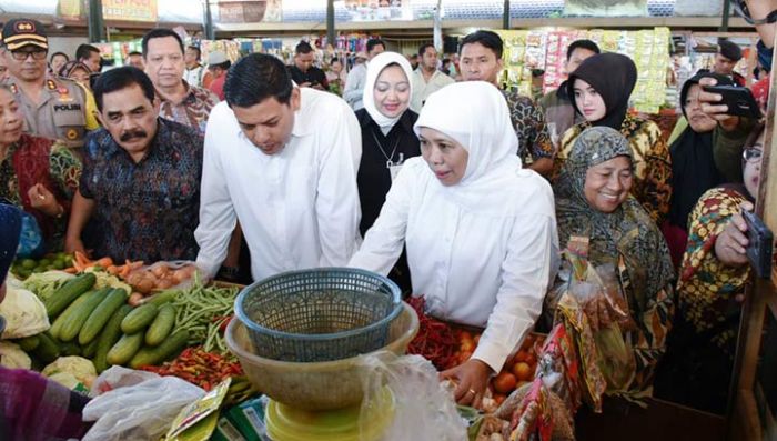 Pemprov Jatim Gelontor 1,2 Ton Bawang Putih Murah di Kediri Lewat Tiga Titik Operasi Pasar Pemprov Jatim Gelontor 1,2 Ton Bawang Putih Murah di Kediri Lewat Tiga Titik Operasi Pasar