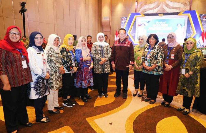 Songsong Era Dobel Disrupsi, Gubernur Khofifah Ajak Seluruh Jajaran Pemprov Jatim Adaptif-Produktif Songsong Era Dobel Disrupsi, Gubernur Khofifah Ajak Seluruh Jajaran Pemprov Jatim Adaptif-Produktif
