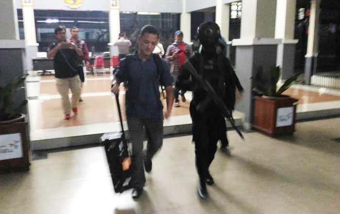 Usut Kasus Suap Eddy Rumpoko, KPK Periksa 9 Saksi di Polres Batu Usut Kasus Suap Eddy Rumpoko, KPK Periksa 9 Saksi di Polres Batu