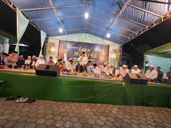 Ingin Raih Lailatul Qadar pada Ramadan? Simak Taushiah Prof Dr KH Asep di Pesantren Tahfidz Cirebon Ingin Raih Lailatul Qadar pada Ramadan? Simak Taushiah Prof Dr KH Asep di Pesantren Tahfidz Cirebon