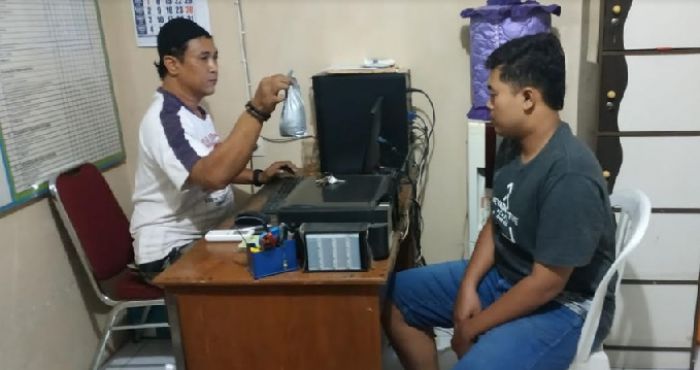 Polsek Mlarak Amankan Penjual Bahan Bubuk Petasan Polsek Mlarak Amankan Penjual Bahan Bubuk Petasan