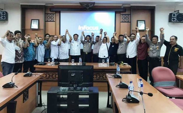 Buruh di Gresik Sepakat Peringati May Day tanpa Unjuk Rasa Buruh di Gresik Sepakat Peringati May Day tanpa Unjuk Rasa