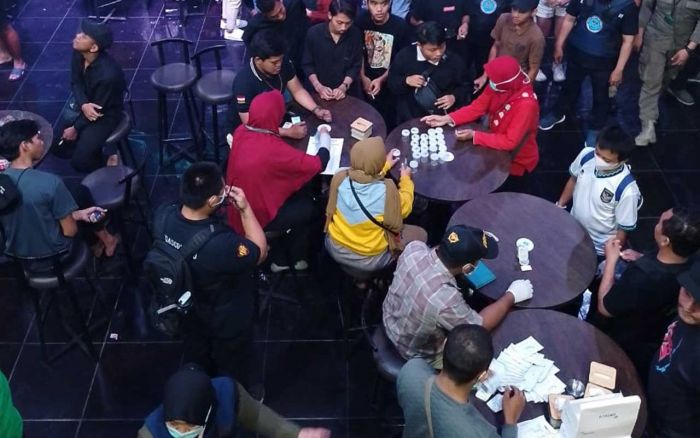 BNN Razia Diskotik di Surabaya, 2 Orang Positif Narkoba BNN Razia Diskotik di Surabaya, 2 Orang Positif Narkoba