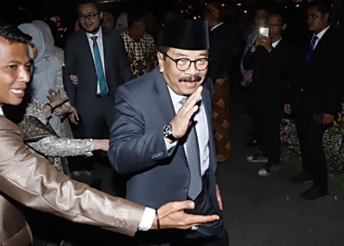 Pakde Karwo, Mantan Gubernur Jatim, Diperiksa KPK Pakde Karwo, Mantan Gubernur Jatim, Diperiksa KPK