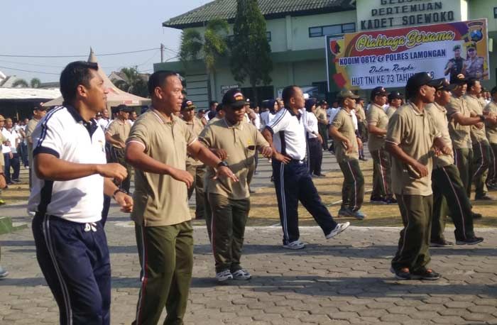 Peringati HUT TNI, Polres Lamongan-Kodim 0812 Gelar Olahraga Bersama Peringati HUT TNI, Polres Lamongan-Kodim 0812 Gelar Olahraga Bersama