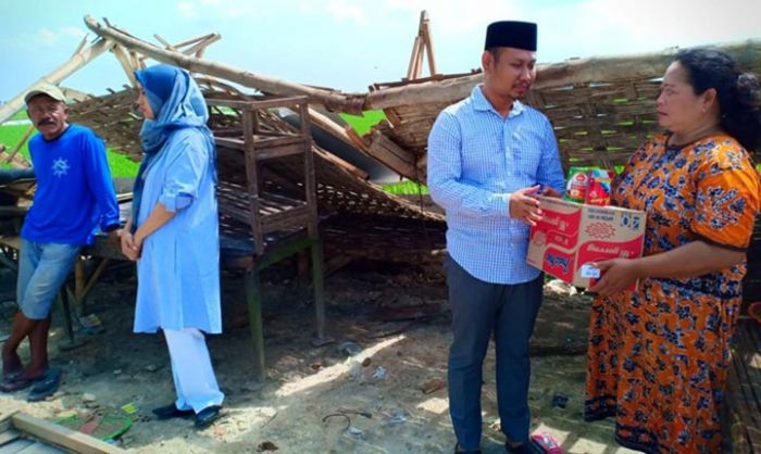 Bantu Korban Puting Beliung, Kang Yudi Berikan Paket Sembako Bantu Korban Puting Beliung, Kang Yudi Berikan Paket Sembako
