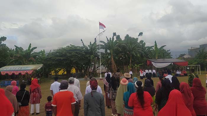 Warga Kampung Kanalan Lateng Banyuwangi Gelar Upacara Peringatan HUT RI ke-77