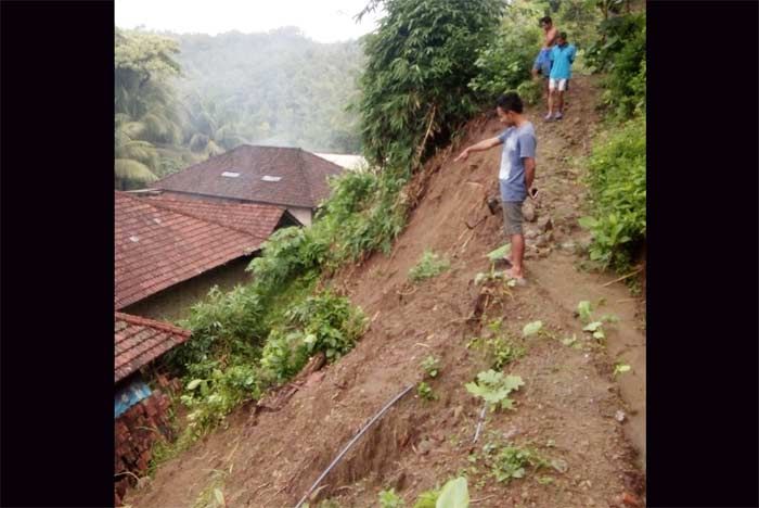 Bencana Longsor Hujam 2 Rumah Warga Klesem Kecamatan Kobonagung Pacitan