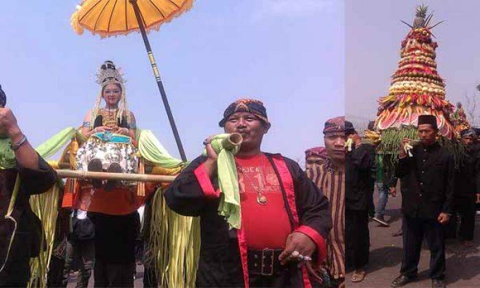 Arak-arakan dan Ritual Sesaji jadi Pembuka Festival Kelud 2015 Arak-arakan dan Ritual Sesaji jadi Pembuka Festival Kelud 2015