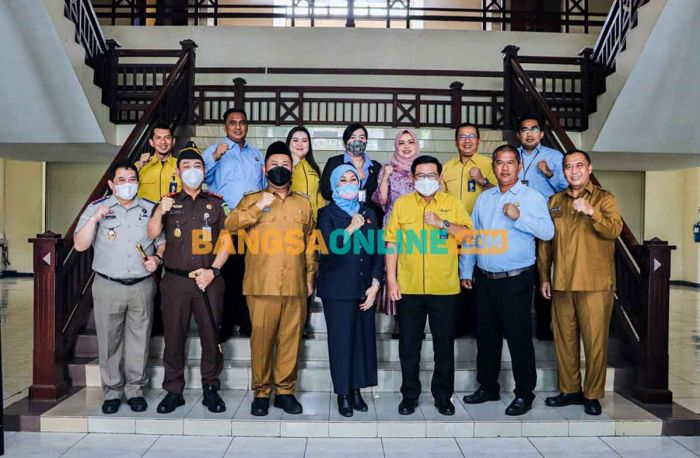 Pemkab Gresik dan Petrokimia Kompak Kerja Sama Pemanfaatan Lahan Pemkab Gresik dan Petrokimia Kompak Kerja Sama Pemanfaatan Lahan