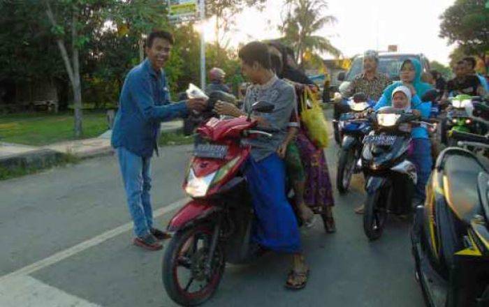Komunitas Honda Classic Bike Tuban Selatan Bagikan 500 Takjil Komunitas Honda Classic Bike Tuban Selatan Bagikan 500 Takjil