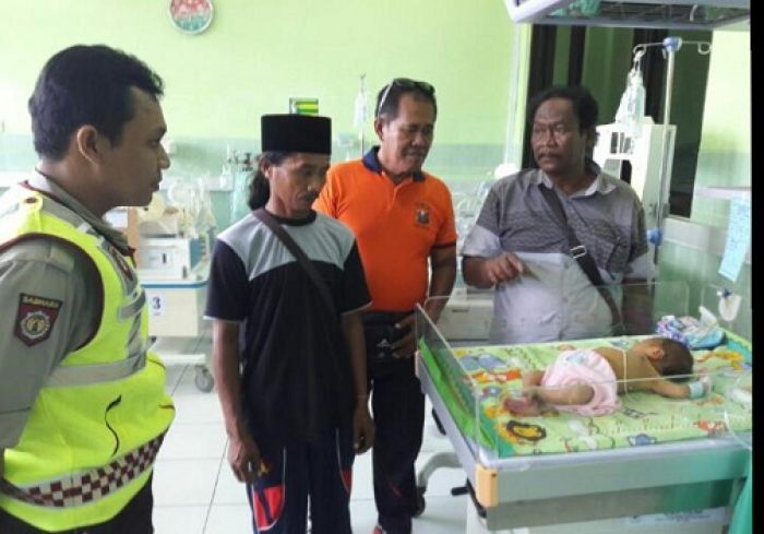 Bayi Lahir Tanpa Anus di Pamekasan Butuh Bantuan Dermawan Bayi Lahir Tanpa Anus di Pamekasan Butuh Bantuan Dermawan