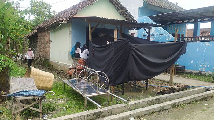 Korban Keracunan Makanan Sekeluarga di Jombang Bertambah