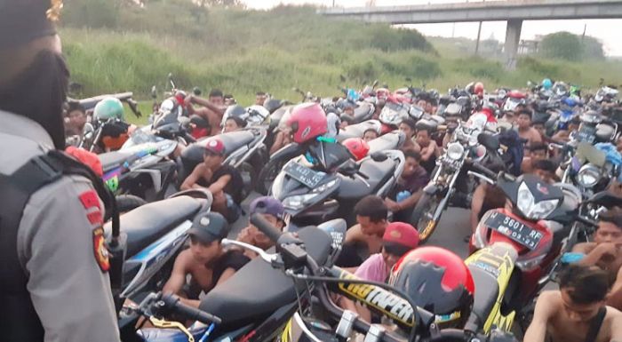 Balap Liar di Eks Tol Jabon Sidoarjo Diobrak Polisi, Ratusan Pemuda dan Motor Diamankan