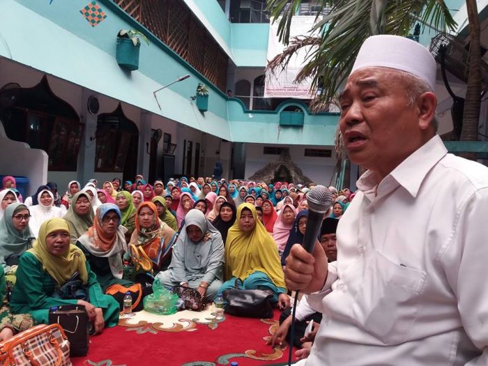 Di Hadapan 400 Pengurus Muslimat NU se-Surabaya, Kiai Asep Perkenalkan Caleg Kader NU Di Hadapan 400 Pengurus Muslimat NU se-Surabaya, Kiai Asep Perkenalkan Caleg Kader NU