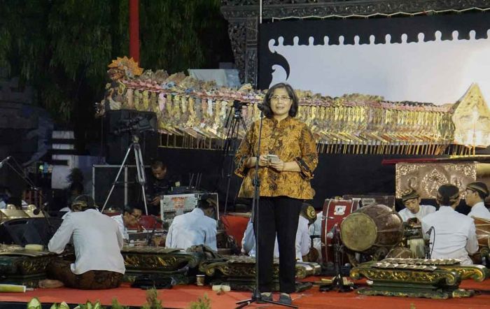 Pj Wali Kota Kediri Tonton Wayang Kulit Lakon Begawan Tjiptoning Tapa Brata Pj Wali Kota Kediri Tonton Wayang Kulit Lakon Begawan Tjiptoning Tapa Brata