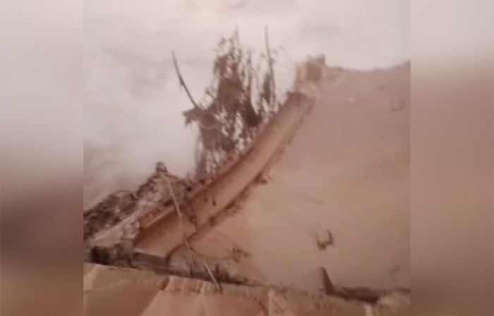 Jembatan Geladak Perak di Lumajang Ambruk Diterjang Lahar Dingin Gunung Semeru, Jalur Dialihkan Jembatan Geladak Perak di Lumajang Ambruk Diterjang Lahar Dingin Gunung Semeru, Jalur Dialihkan