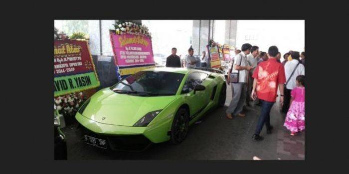 Pamer Lamborghini, Anggota DPRD DKI Tak Paham Fungsi Pejabat Publik Pamer Lamborghini, Anggota DPRD DKI Tak Paham Fungsi Pejabat Publik