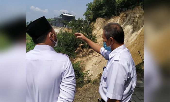 Sidak Longsor di Bukit Putri Cempo, Gus Yani Janji Segera Lakukan Tindak Lanjut