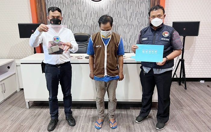 Edarkan Sabu, Tukang Bengkel Bubut di Tambaksari Surabaya Digelandang Polisi Edarkan Sabu, Tukang Bengkel Bubut di Tambaksari Surabaya Digelandang Polisi