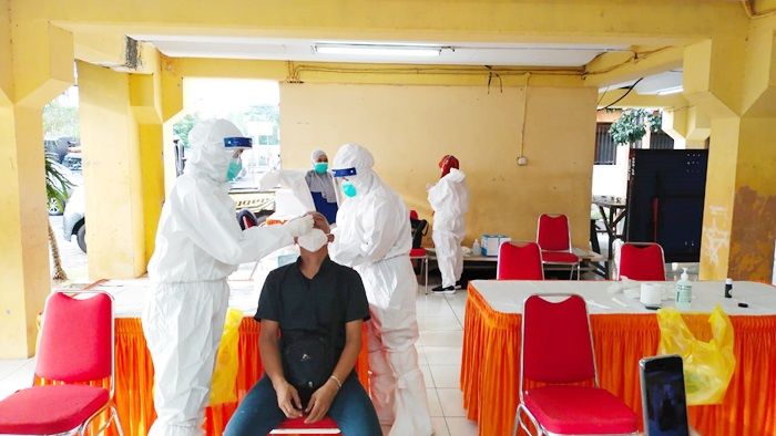 Antisipasi Lonjakan Covid-19, Pemkot Surabaya Gelar Tes Swab Serentak di 18 Rusun Antisipasi Lonjakan Covid-19, Pemkot Surabaya Gelar Tes Swab Serentak di 18 Rusun