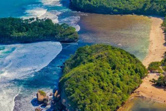 Harga Tiket dan Daya Tarik Pantai Teluk Asmara Malang Bulan ini Harga Tiket dan Daya Tarik Pantai Teluk Asmara Malang Bulan ini