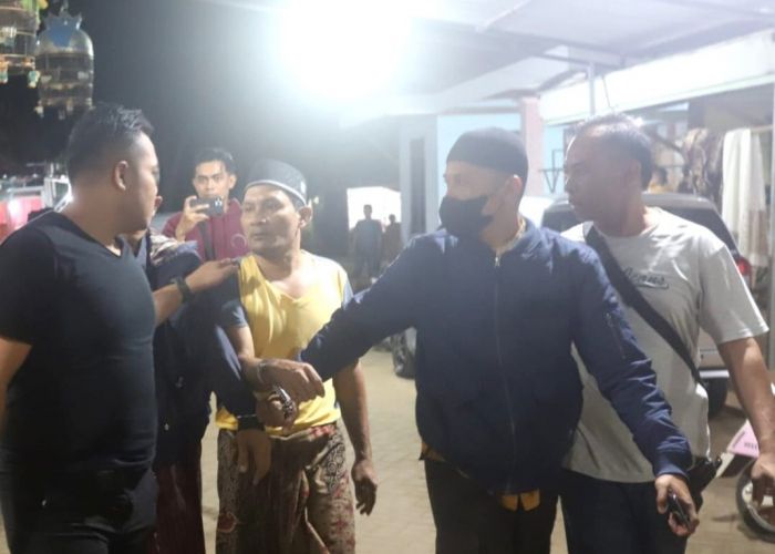 Polres Pamekasan Kembali Grebek Pemakai Sabu di Proppo, 2 Ditangkap di Ruangan Khusus Sebelah Surau Polres Pamekasan Kembali Grebek Pemakai Sabu di Proppo, 2 Ditangkap di Ruangan Khusus Sebelah Surau