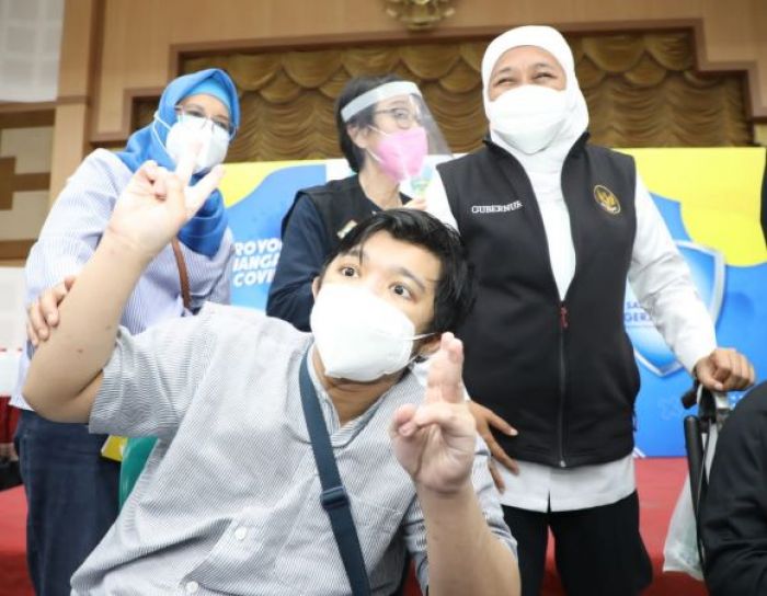 Tertinggi di Indonesia, Gubernur Khofifah: Vaksinasi Disabilitas di Jatim Capai 18.168 Orang Tertinggi di Indonesia, Gubernur Khofifah: Vaksinasi Disabilitas di Jatim Capai 18.168 Orang