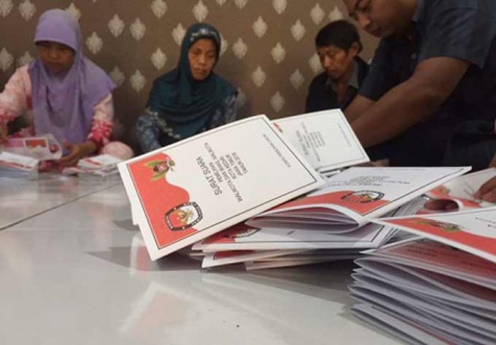 KPU Kota Kediri Kerahkan 35 Tenaga Pelipat Surat Suara